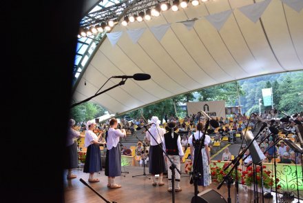 Piąty dzień Tygodnia Kultury Beskidzkiej w Wiśle - występy w wiślańskim amfiteatrze - Kapela Borowiczka